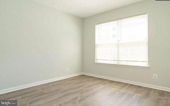Foto del edificio - 3306 Wyndham Cir