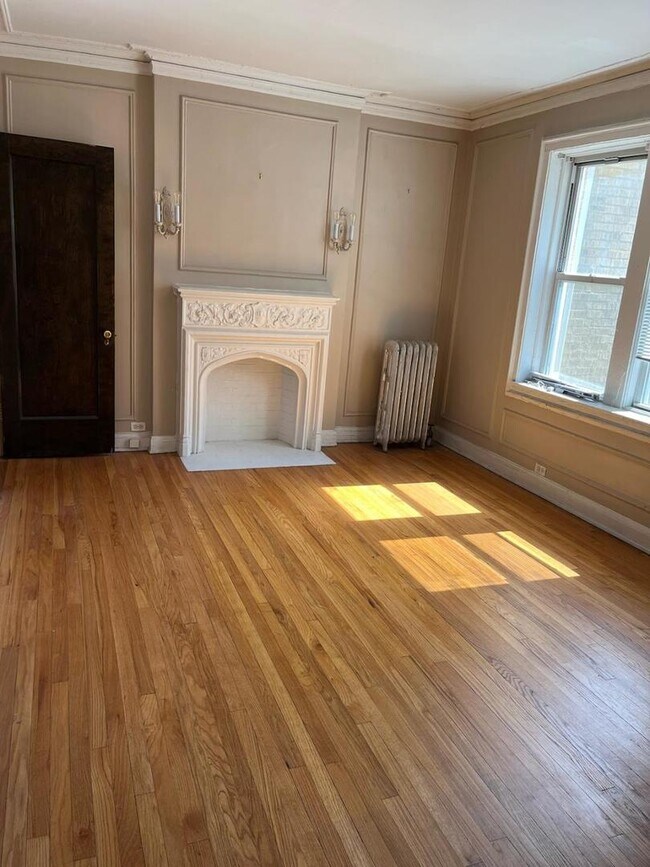 Building Photo - 1224 W Pratt Blvd
