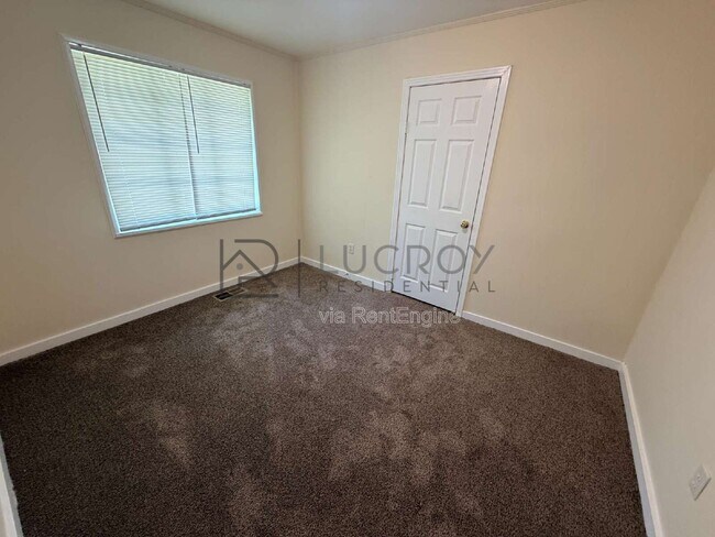 Foto del edificio - 3173 Oak Forest Dr
