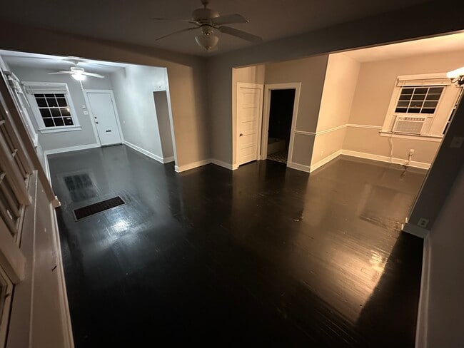 Foto del edificio - 2116 Adams St