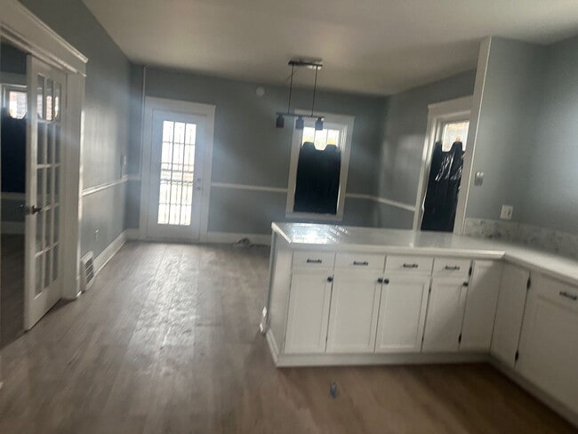 Building Photo - Halliday-2