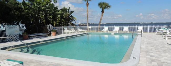 Foto del edificio - 2645 NE Indian River Dr