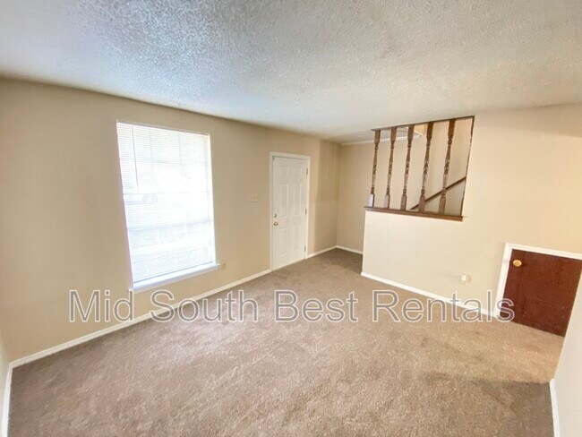 Foto del edificio - 6543 Birkenhead Rd