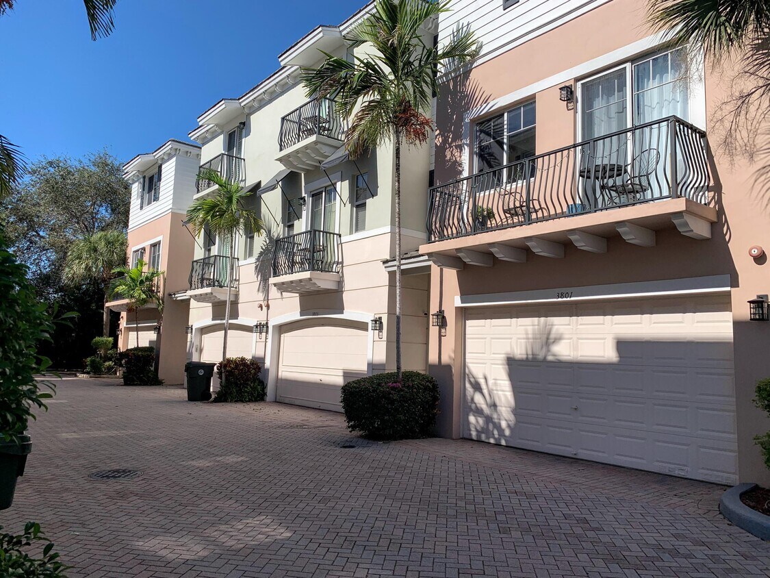 3803 NW 5th Terrace, Boca Raton, FL 33431 Townhome Rentals in Boca
