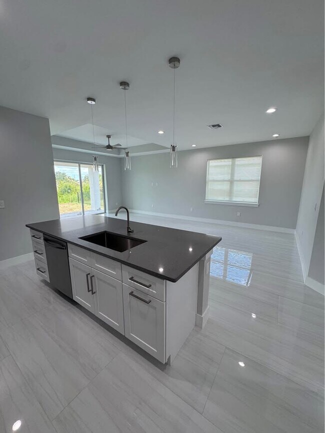 Foto del edificio - 7229 David Blvd