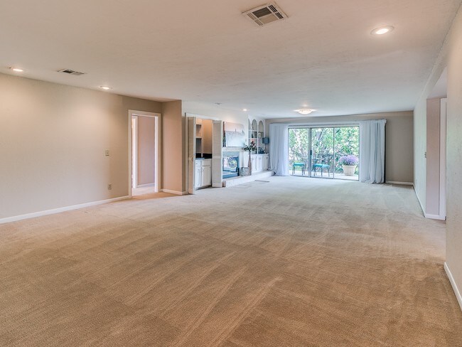 Foto del edificio - 1533 Glenbrook Dr