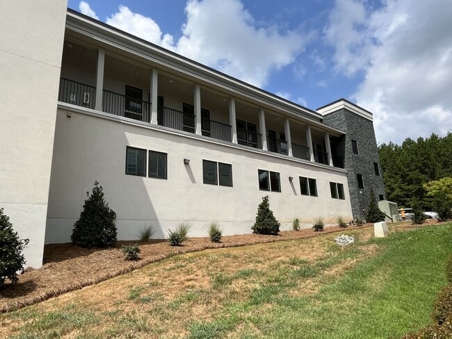 Building Photo - Brand New 2 Bed Condo in Cornelius