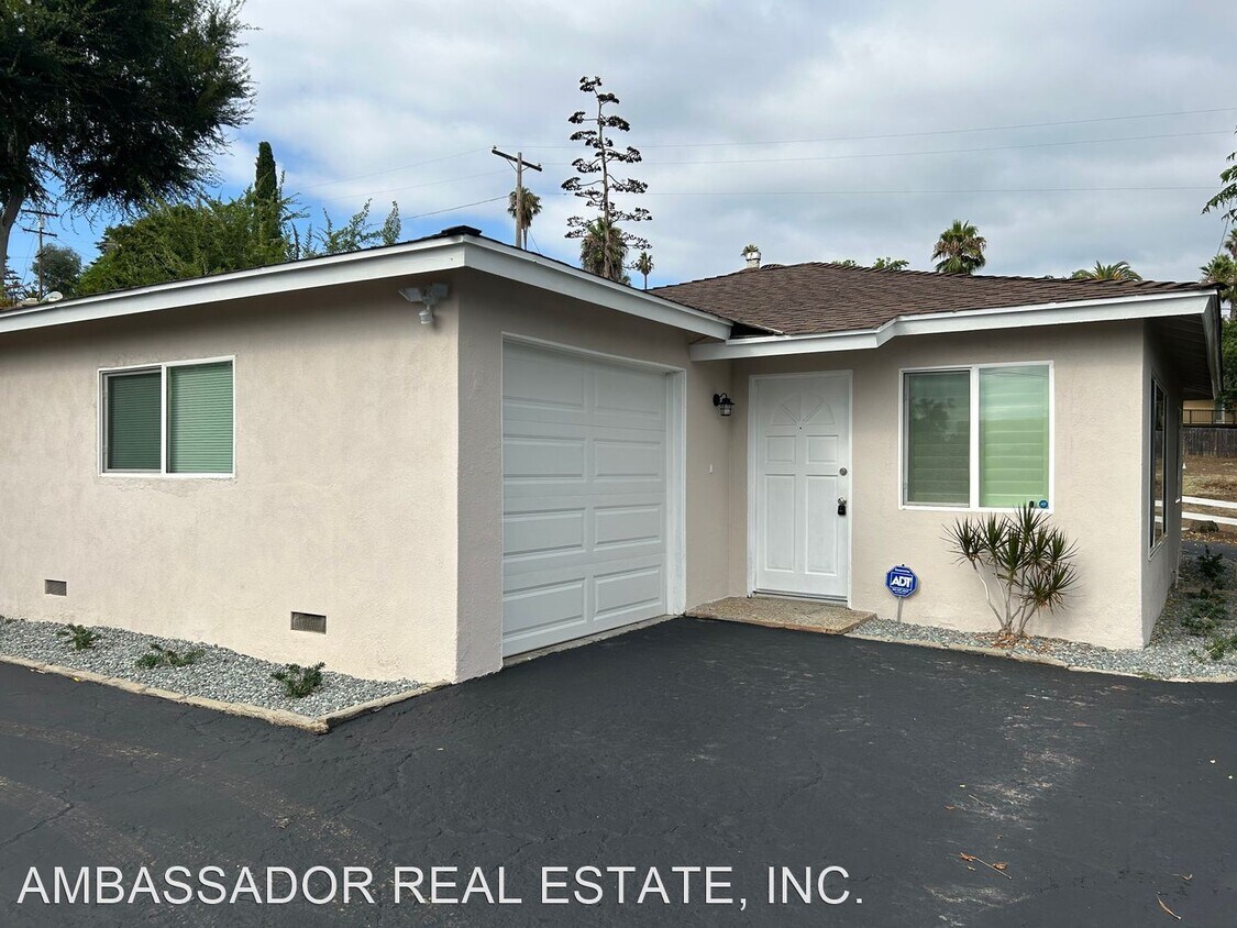 Foto principal - 2 br, 1 bath House - 204 Avalon Drive