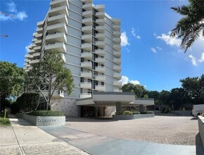 Building Photo - 2501 Brickell Ave
