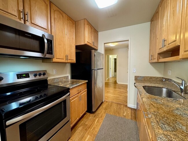 Building Photo - Expansive Corner Unit at Watergate with a ...