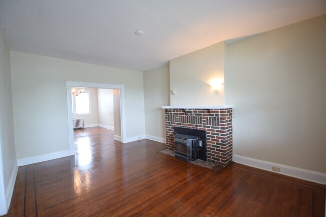 Building Photo - 4112 Edmondson Ave