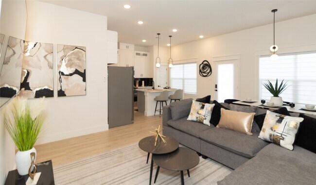 Foto del edificio - 4902 Higgins St