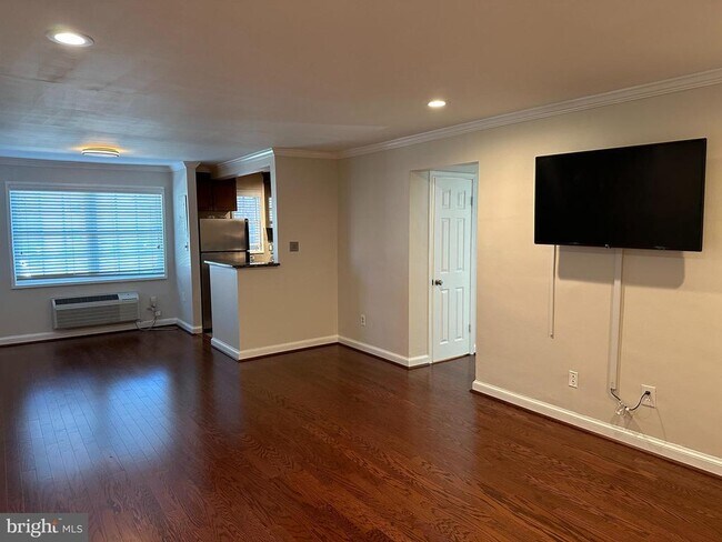 Foto del edificio - 1718 W Abingdon Dr