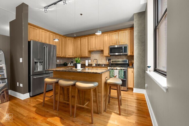 Foto del edificio - Modern Living Right in the Loop and Free P...