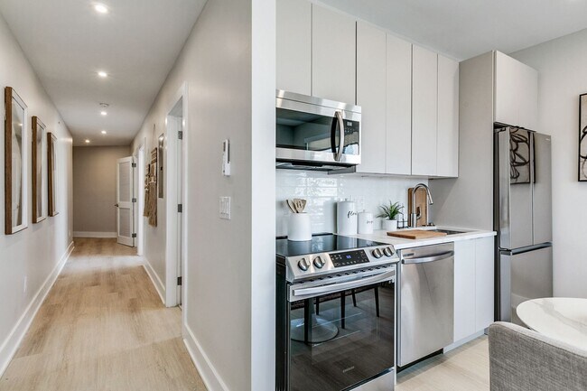 Interior Photo - The Maven