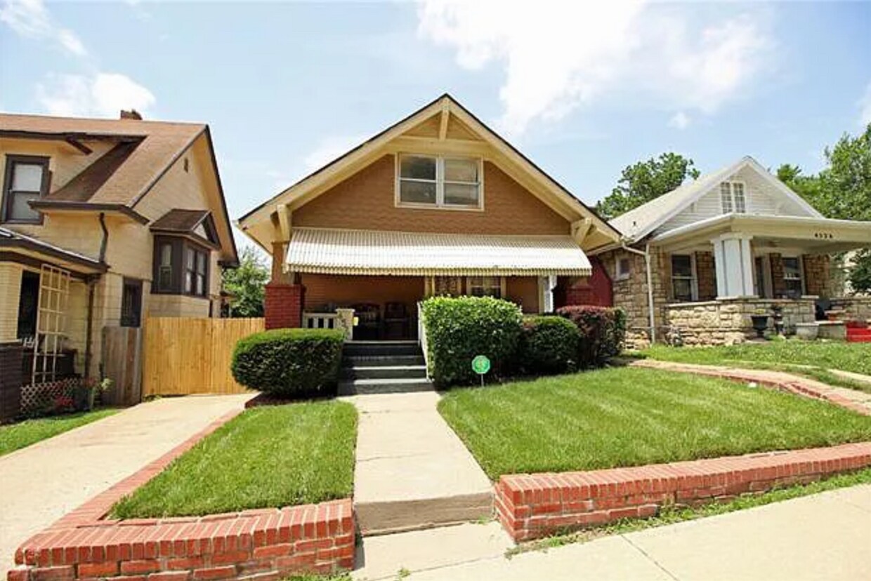Primary Photo - 4526 Montgall Ave