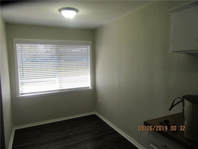 Building Photo - 416 Beauty Ln