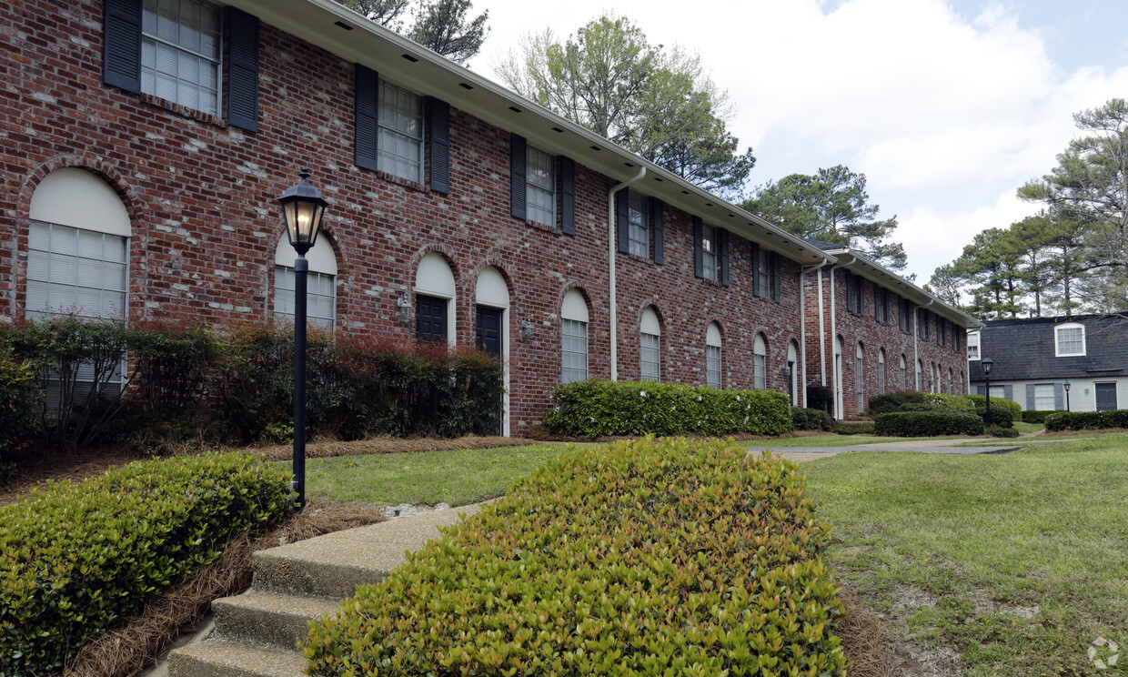 Primary Photo - Vieux Carre Apartments