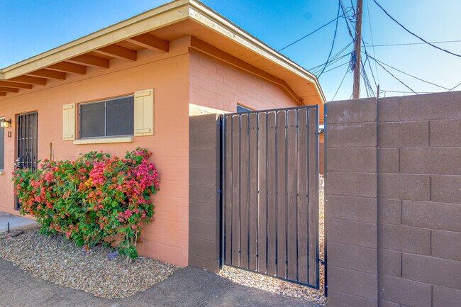 Foto del edificio - 1921 E Virginia Ave