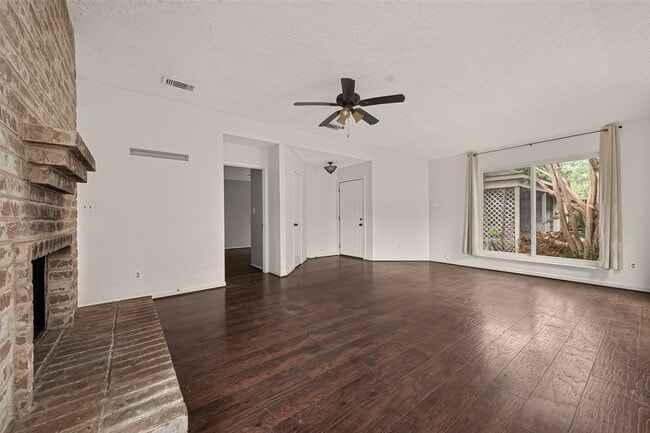 Building Photo - 10318 Buffalo Bend Dr
