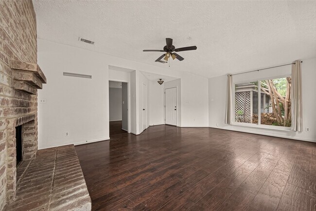 Foto del edificio - 10318 Buffalo Bend Dr