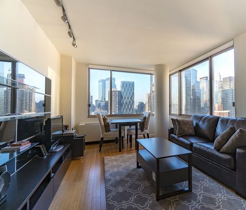 Foto principal - 355 W 50th St