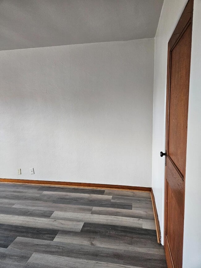 Foto del edificio - 1525 University Ave