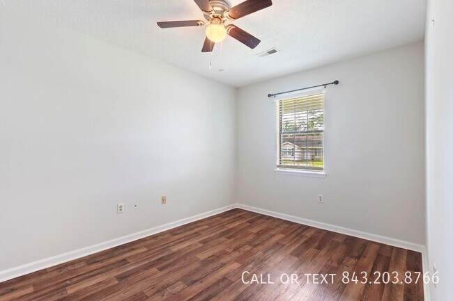 Foto del edificio - 7740 McKnight Dr