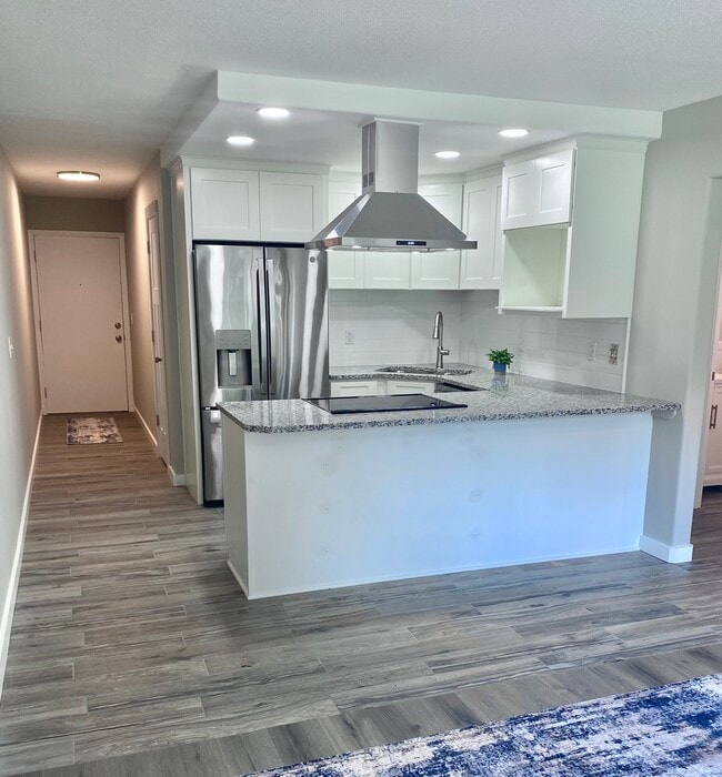 Building Photo - 609 Market St S