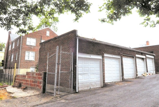 Building Photo - 8623 Flower Ave