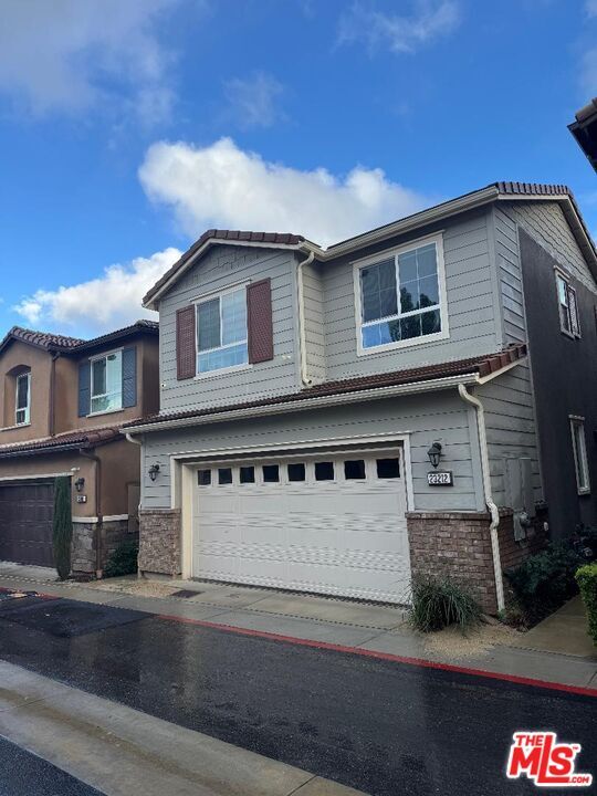 Building Photo - 23212 W Canterbury Way