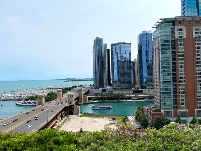 Image showcasing Downtown Chicago Apartments for Rent with a Swimming Pool - Chicago, IL ...