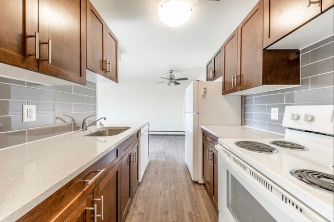 Building Photo - River Circle Apartments