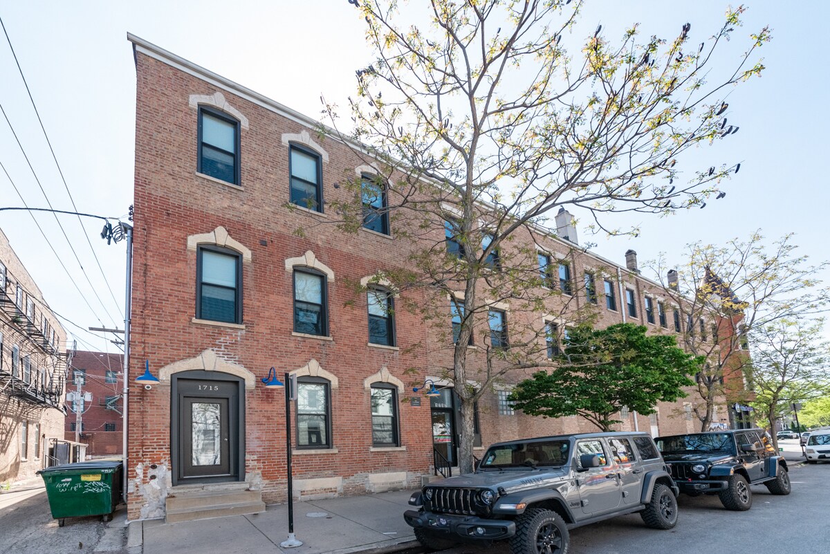 1717 S Carpenter St Unit 2, Chicago, IL 60608 1717 S Carpenter St Chicago, IL Apartments for