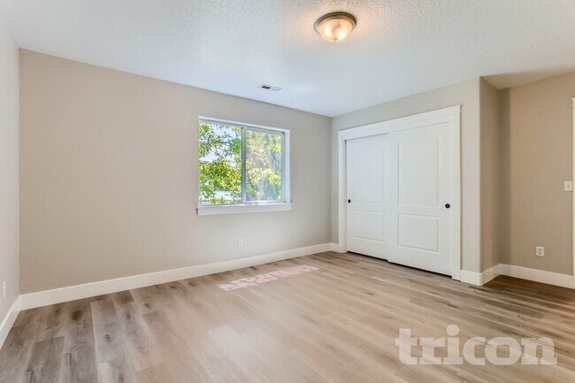 Building Photo - 15805 NE 79th St