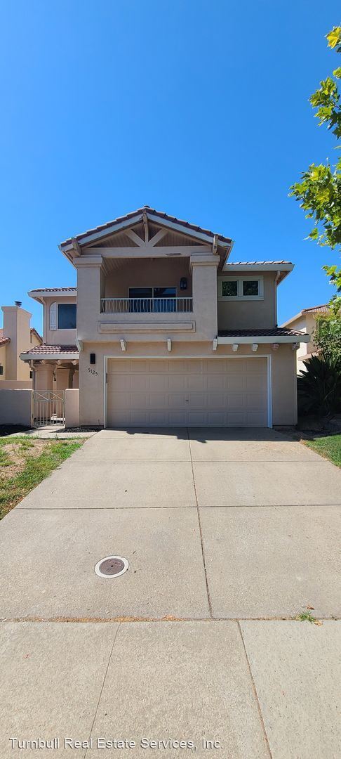 Building Photo - 3 br, 2.5 bath House - 5125 DE LA ROSA DR