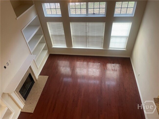 Foto del edificio - 303 Grasslands Dr