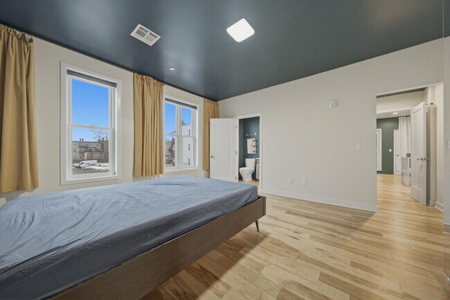 Building Photo - 186 Paris St