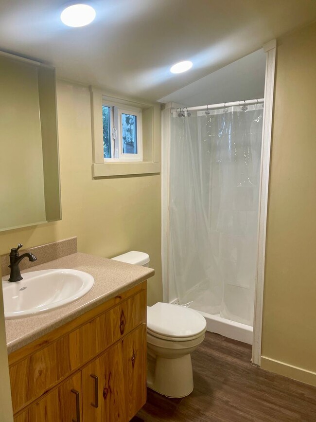 Building Photo - Studio, 1 bath House - 20797 Walnut St