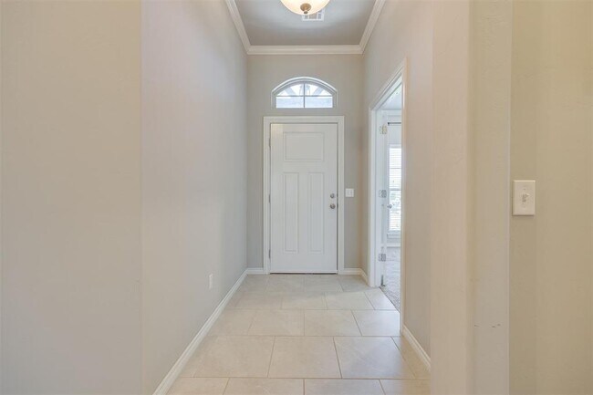 Building Photo - 3812 Presidio Cir