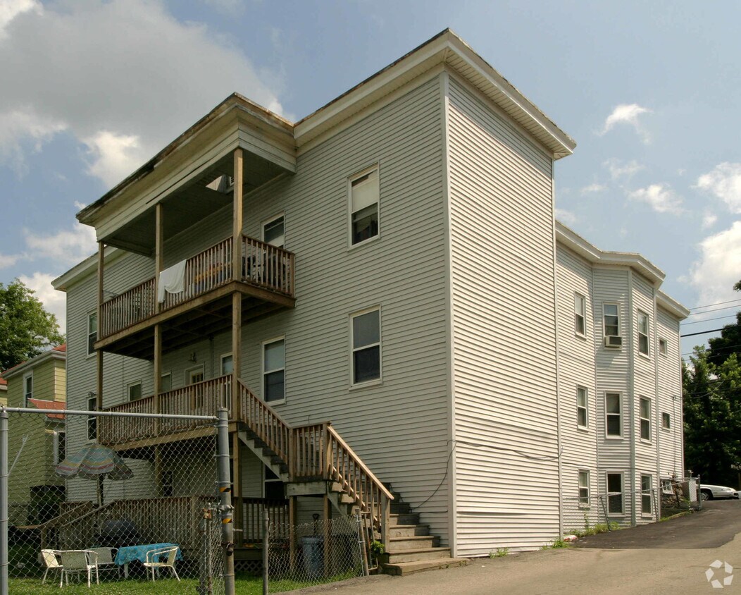 Foto del edificio - 129 S Elm St