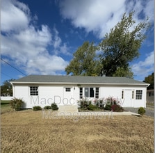 Building Photo - 187 Brooks Dr