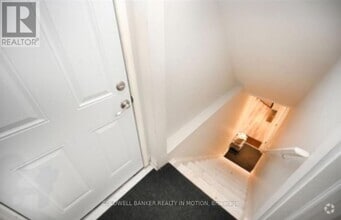 Building Photo - 1244 Robson Crescent