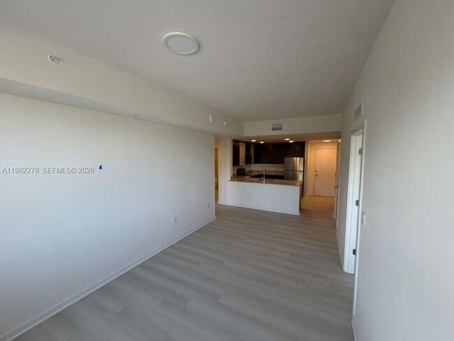 Foto del edificio - 5587 Millennia Park Dr