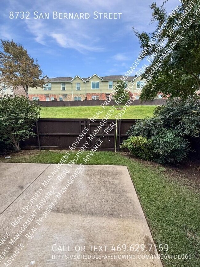 Foto del edificio - 8732 San Bernard St