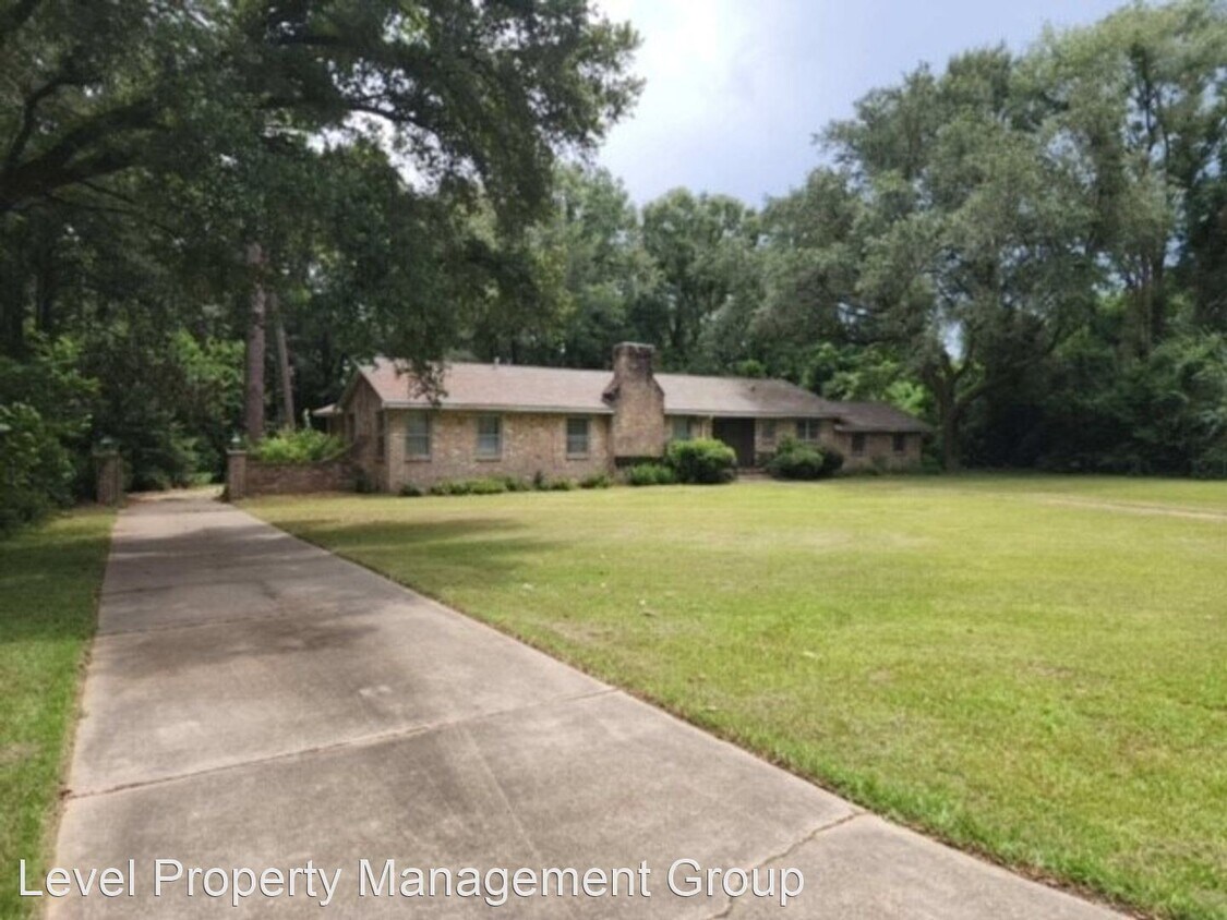 Primary Photo - 2 br, 1.5 bath House - 307 McQueen Avenue
