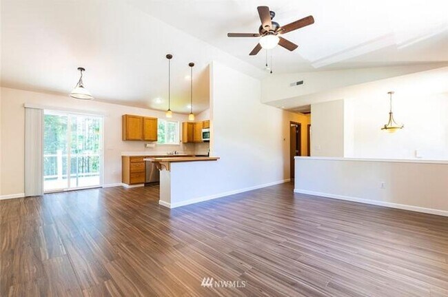 Foto del edificio - Spacious 3-Bedroom Home Near Horseshoe Lake