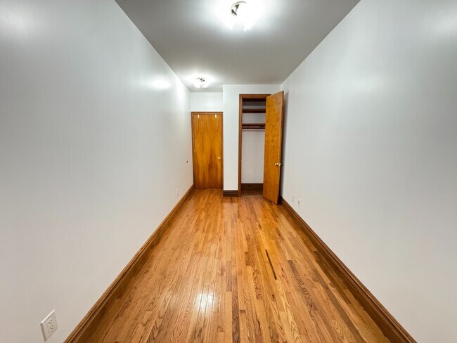 Building Photo - 471 Seventh Avenue