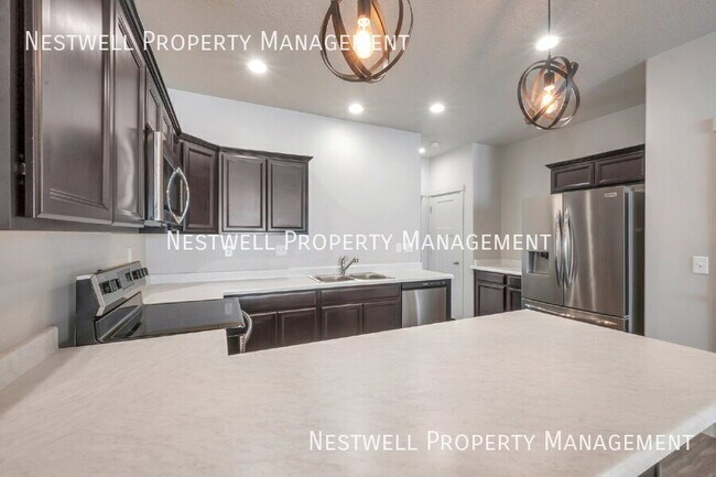 Building Photo - 360 N 725 E