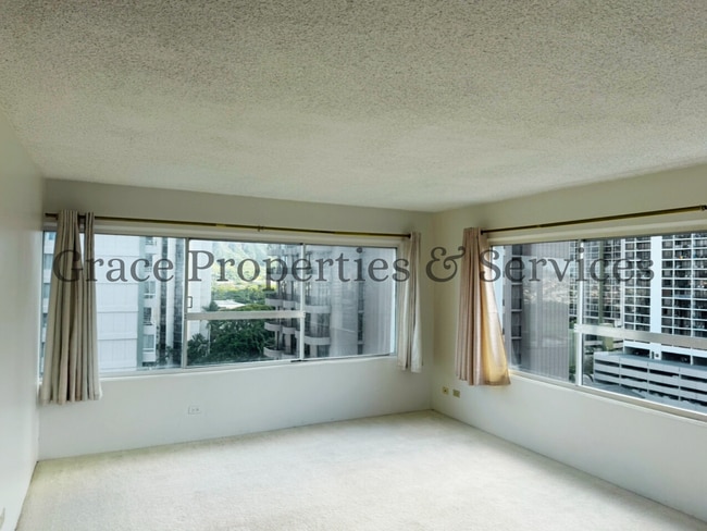 Building Photo - 0036BRU